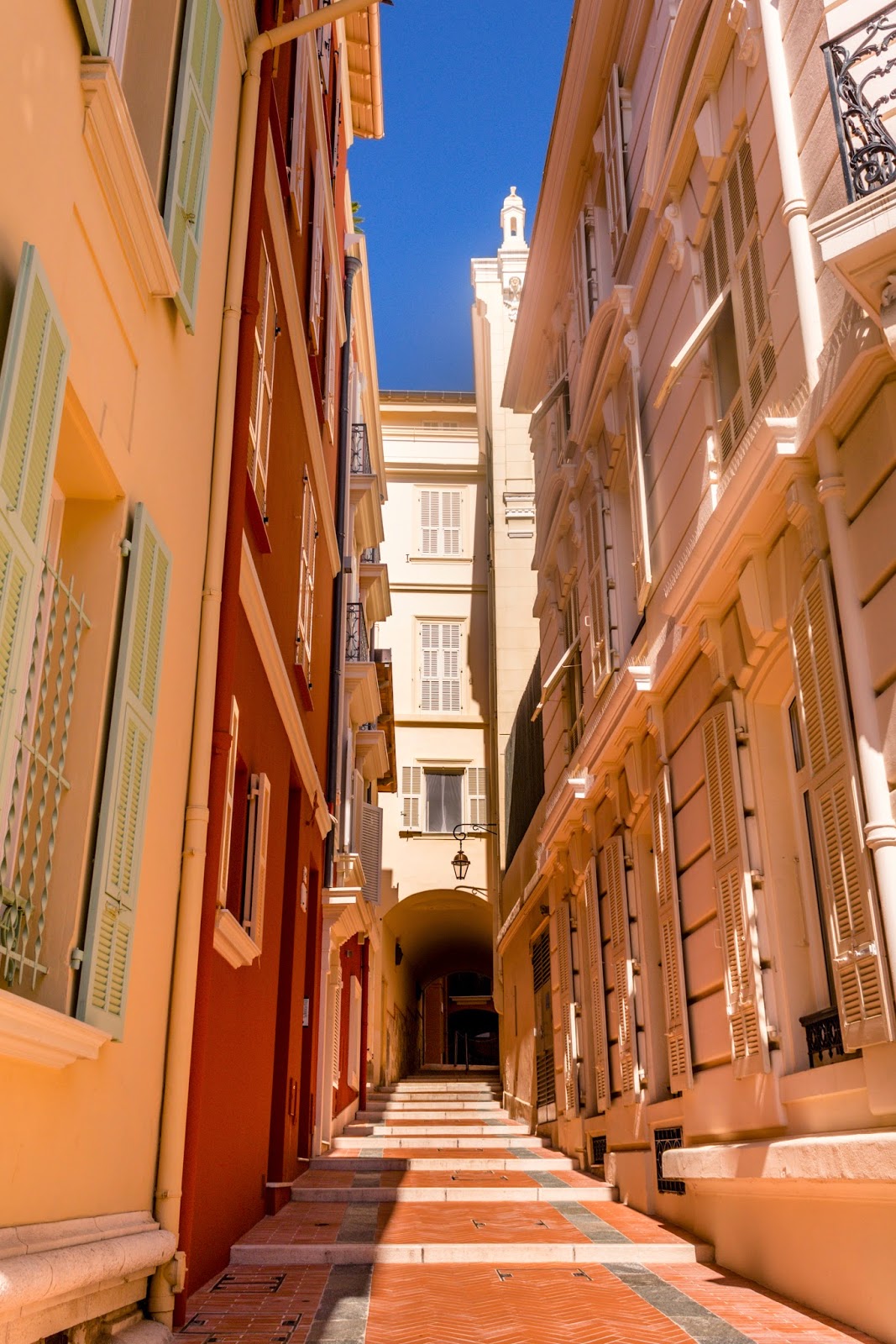 Lost in... The French Riviera (CannesMonaco) The Flying Dutchwoman