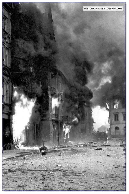  Warsaw burns during  Uprising 1944