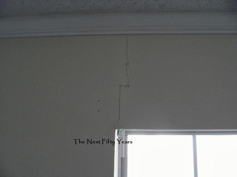 How to Fix Cracks in Sheetrock