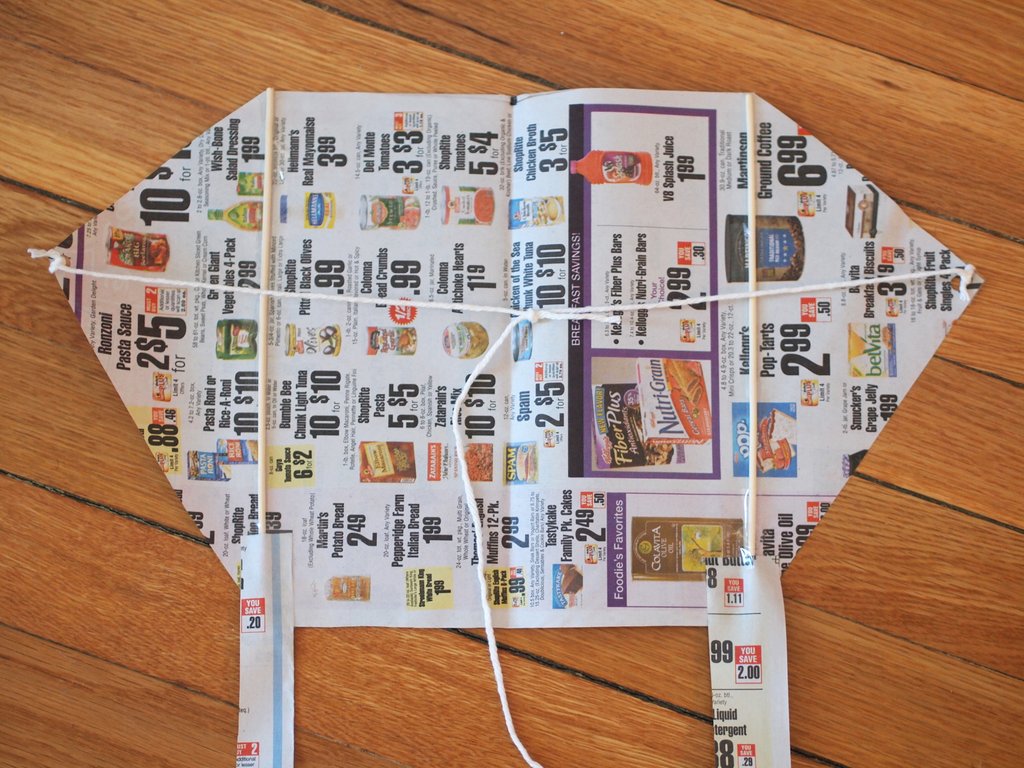 Make two crapty kites Newspaper Kite and Plastic Bag kite Pink