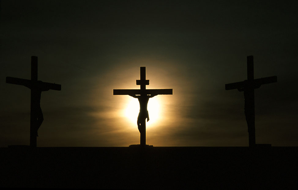 qual malfeitor blasfemou na crucificação de jesus o verbo