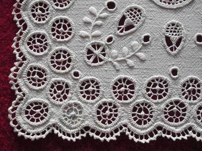 by rios HEDEBO EMBROIDERY.