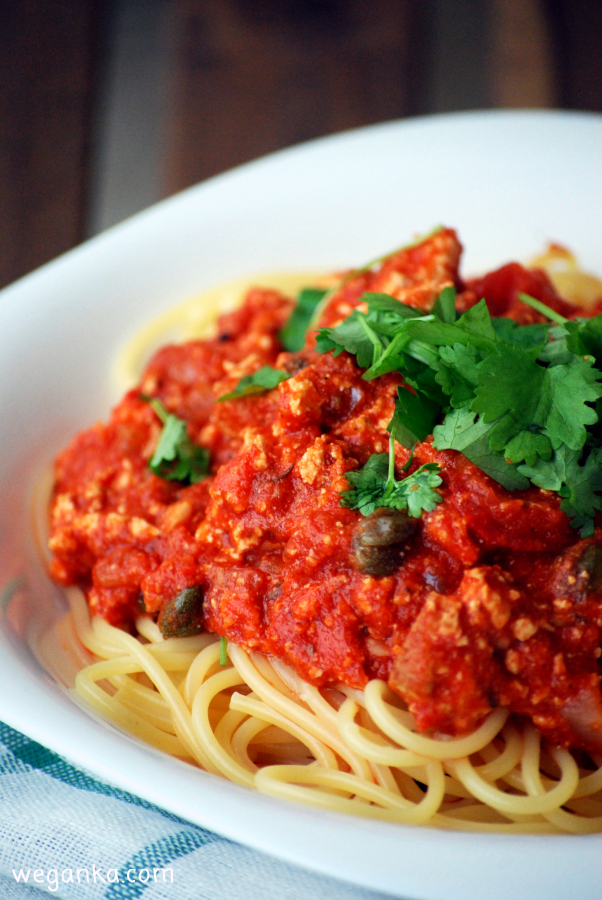 Spaghetti z sosem bolognese z tofu