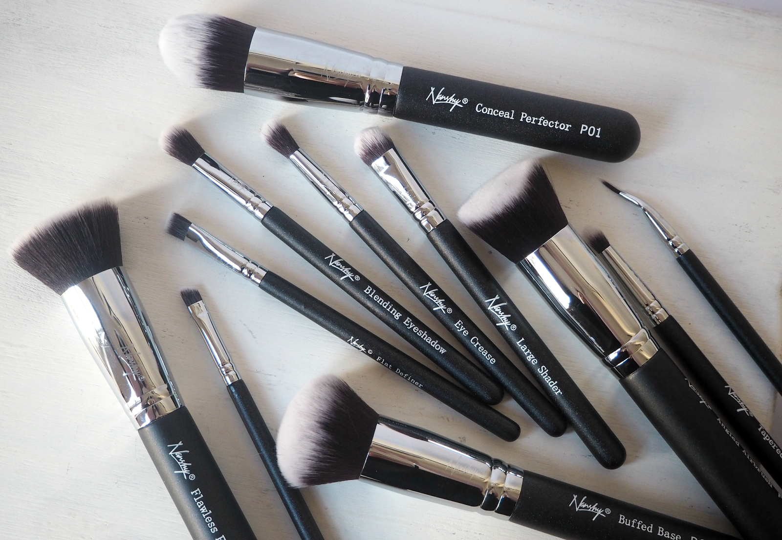 Queen b makeup brushes Queen b makeup brushes