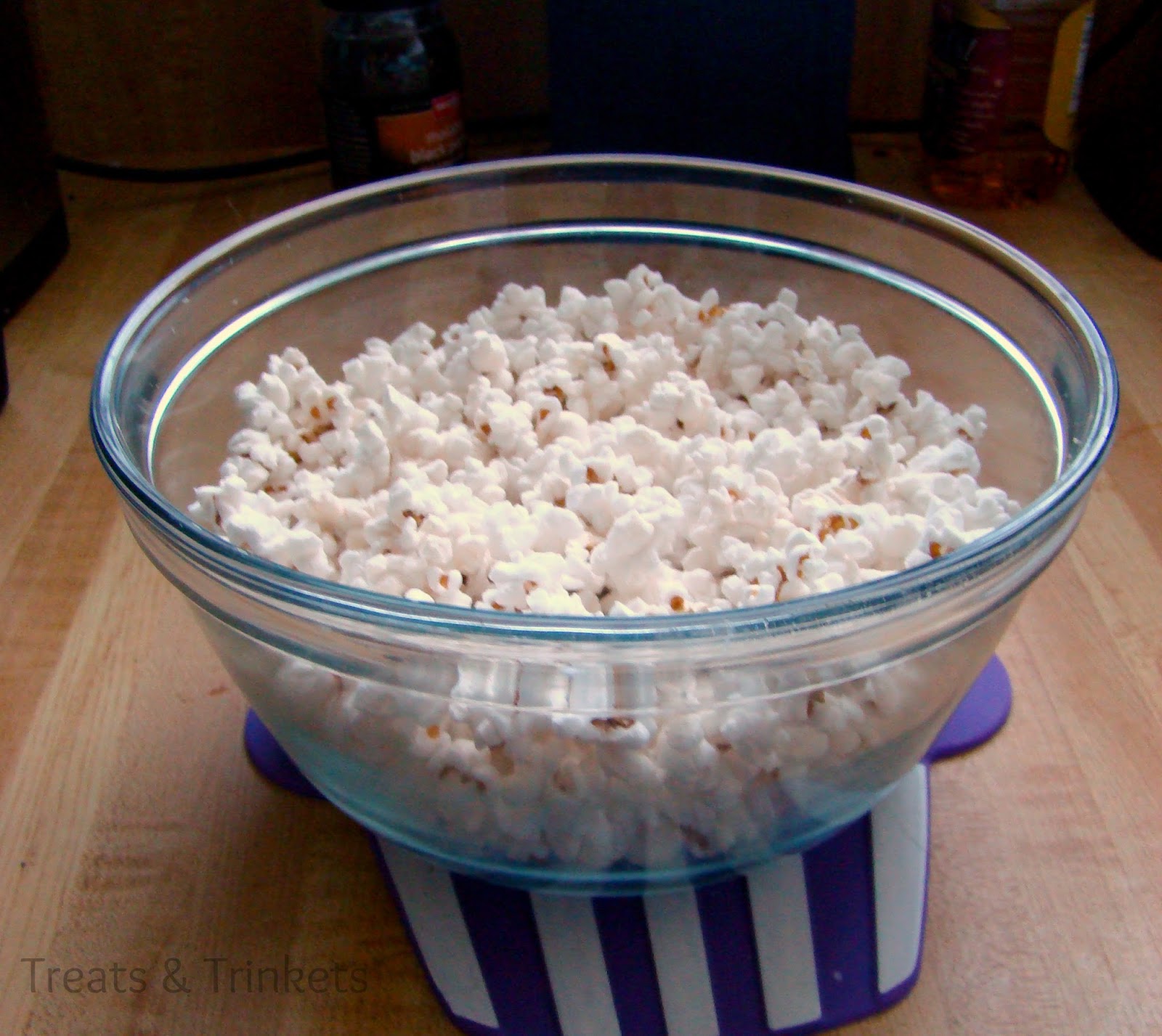Treats & Trinkets Microwave Popcorn without the Bag