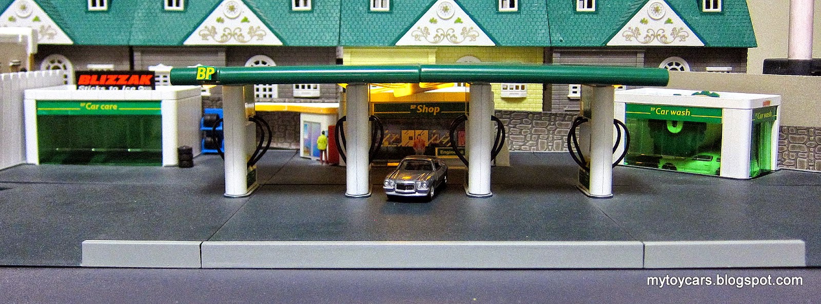 Diorama Fun! BP Gas Station Updated Pics