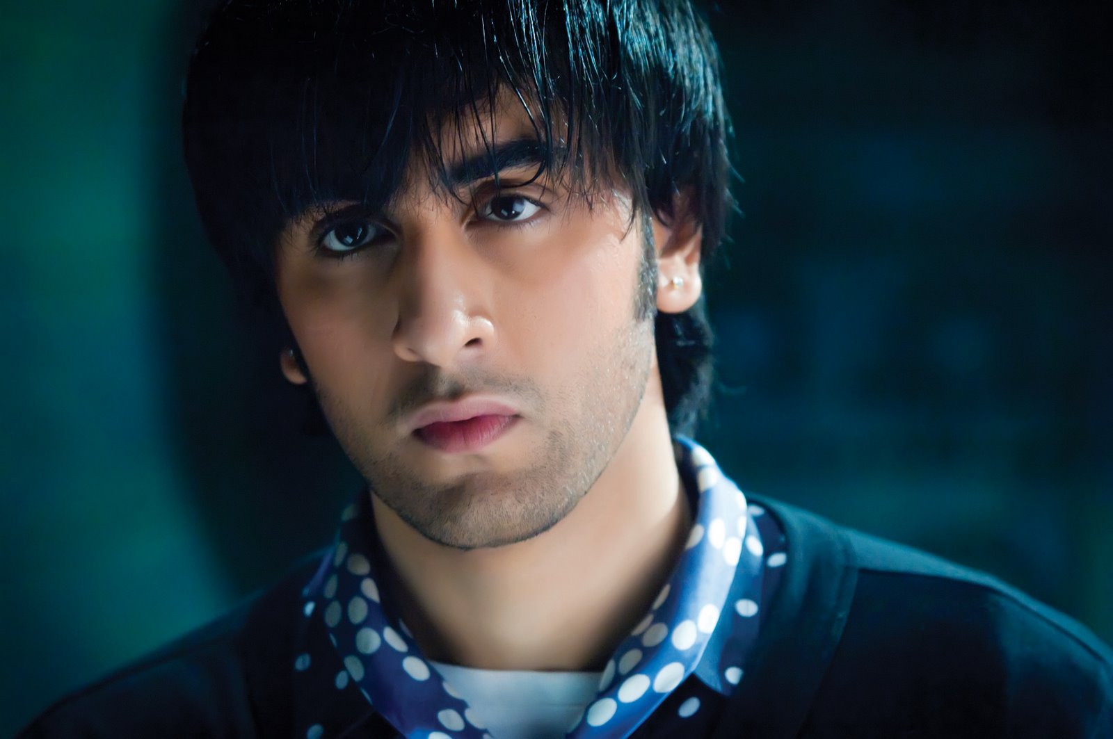 http://3.bp.blogspot.com/-ZM4KxEWzukU/UFrLgxsIn_I/AAAAAAAAAvc/rqapnWc7AnU/s1600/saawariya_wallpaper.jpg