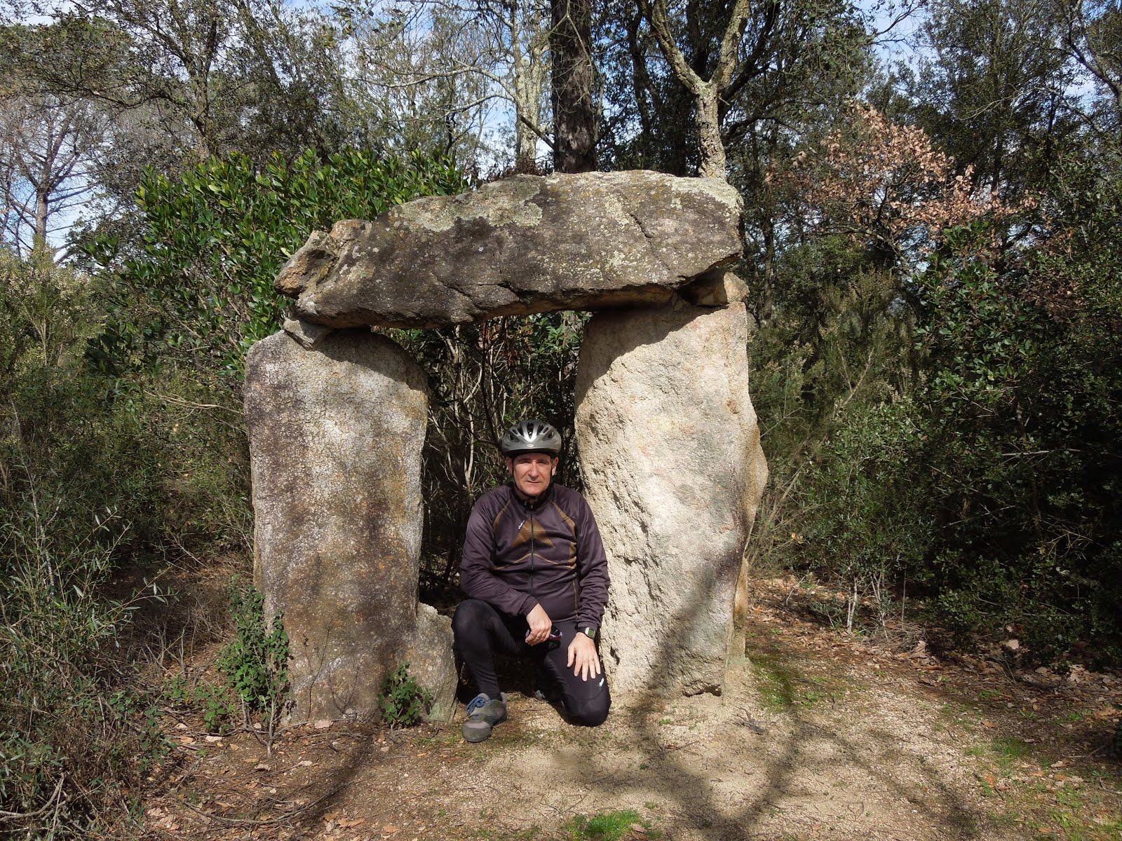 EN EL DOLMEN