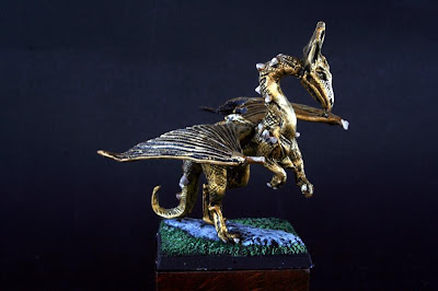 DRG4 Golden Dragon pintado visto de lado