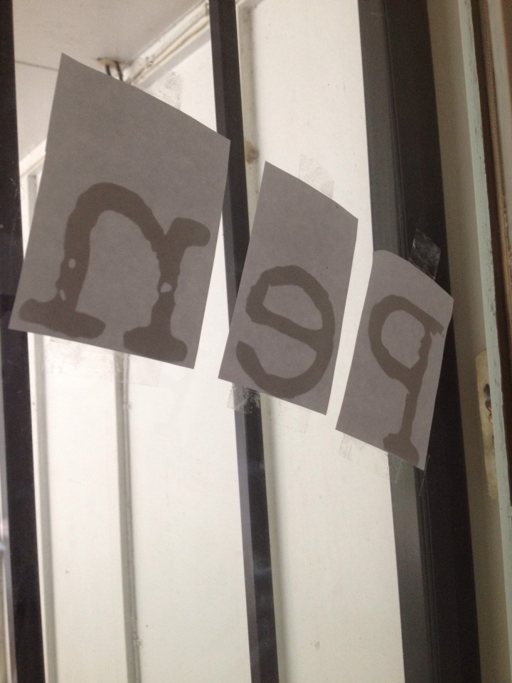 Pen & Hive How to do Hand Lettering on Glass and Cottage Entrance Reveal