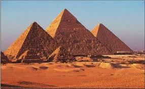 Estructuras masivas : Son estructuras muy pesadas y macizas, construidas con elementos muy gruesos, anchos y resistentes