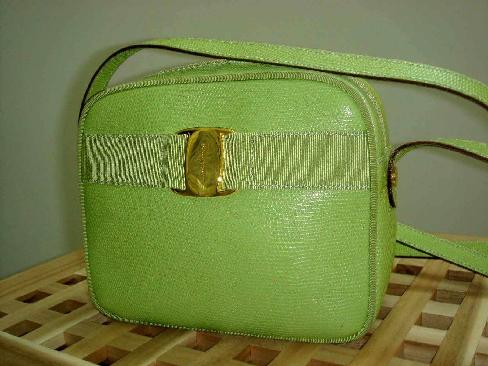 sling bag salvatore ferragamo