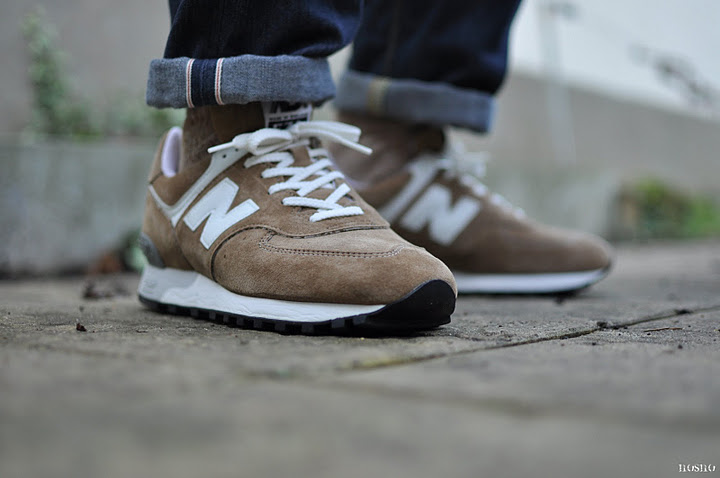 new balance gris taupe