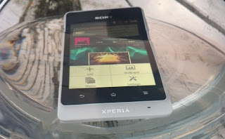 Sony Xperia Go test in water