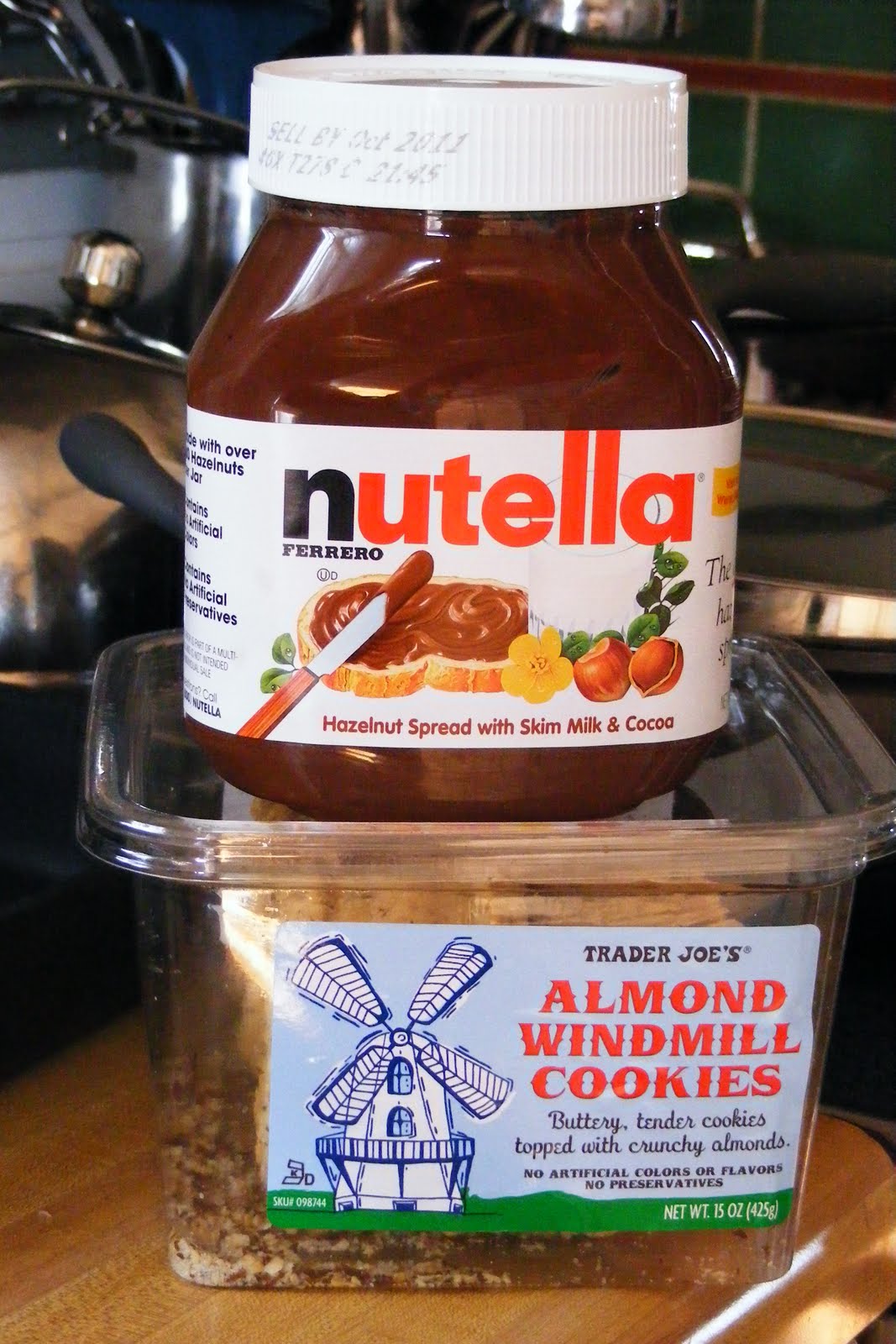 Scrumptious... Almond Windmill cookies and Nutella....yum!!!