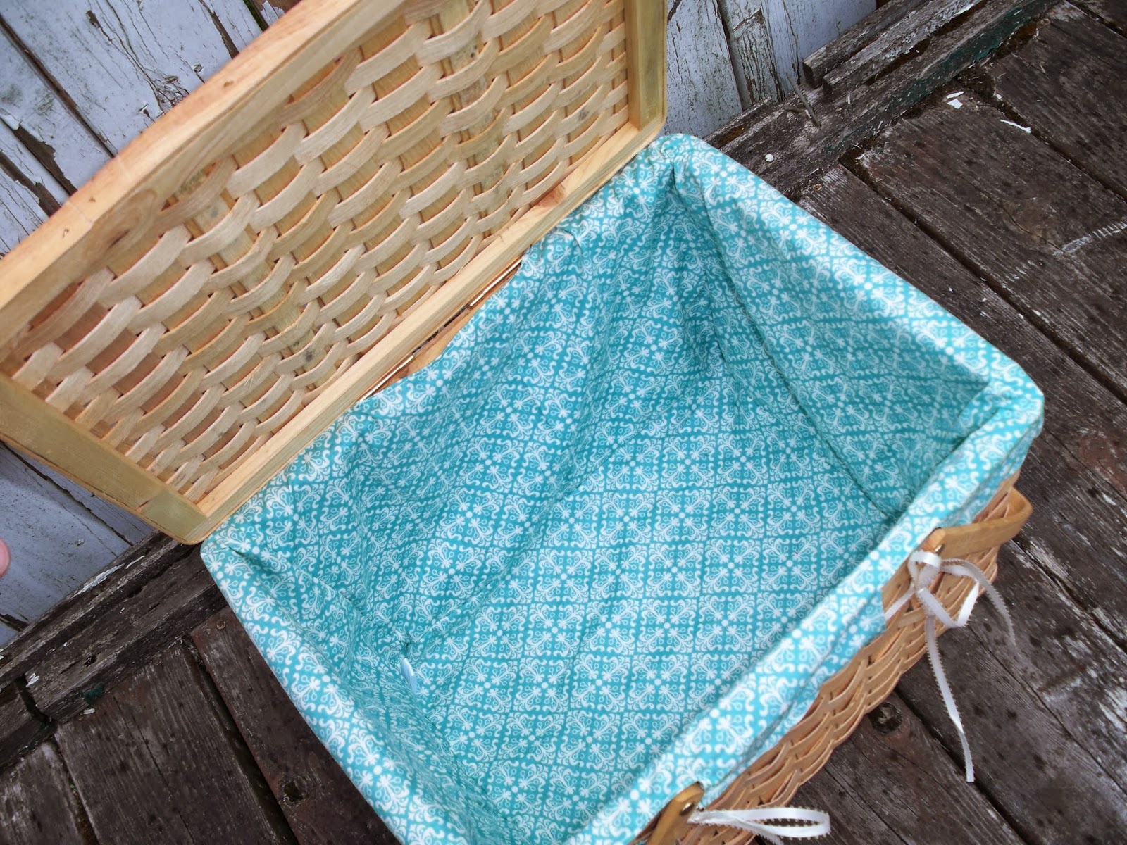 Ambering Along Picnic Basket Redo