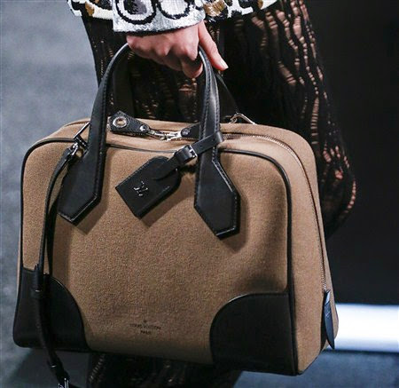 desain tas louis vuitton terbaru 2017/2018 hasil rancangan Nicolas Ghesquiere desain tas louis vuitton terbaru 2017/2018 hasil rancangan Nicolas Ghesquiere