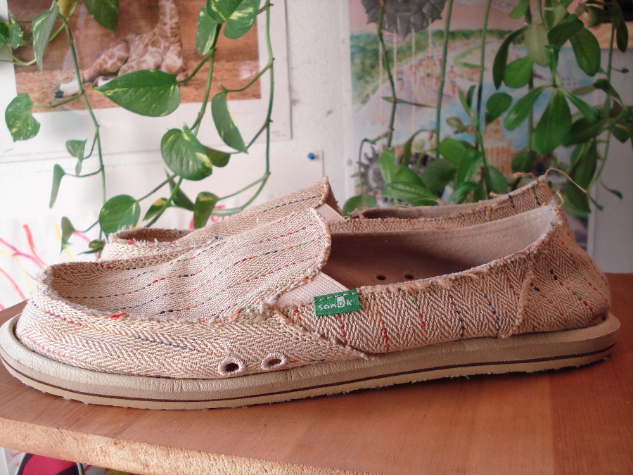 Barefoot Angie Bee Sanuk Sidewalk Surfer shoe review