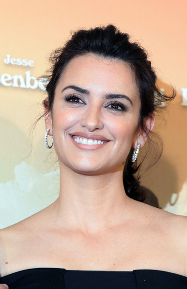 Penélope Cruz Biography | Official Sources | Pictures Gallery | News