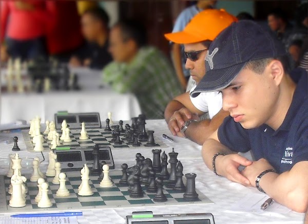Daniel Pulvett rumbo al máximo título del juego ciencia. Daniel Pulvett rumbo al máximo título del juego ciencia.