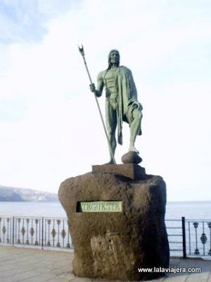 Escultura del Mencey de Tegueste, último rey guanche Esculturas Menceyes Candelaria, Tenerife