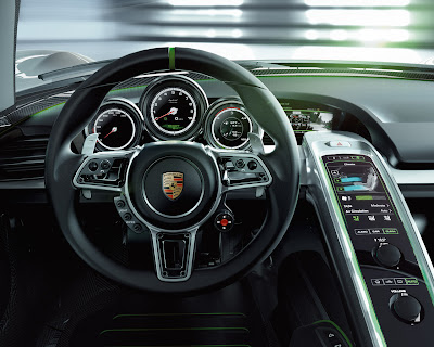 interior Porsche 918