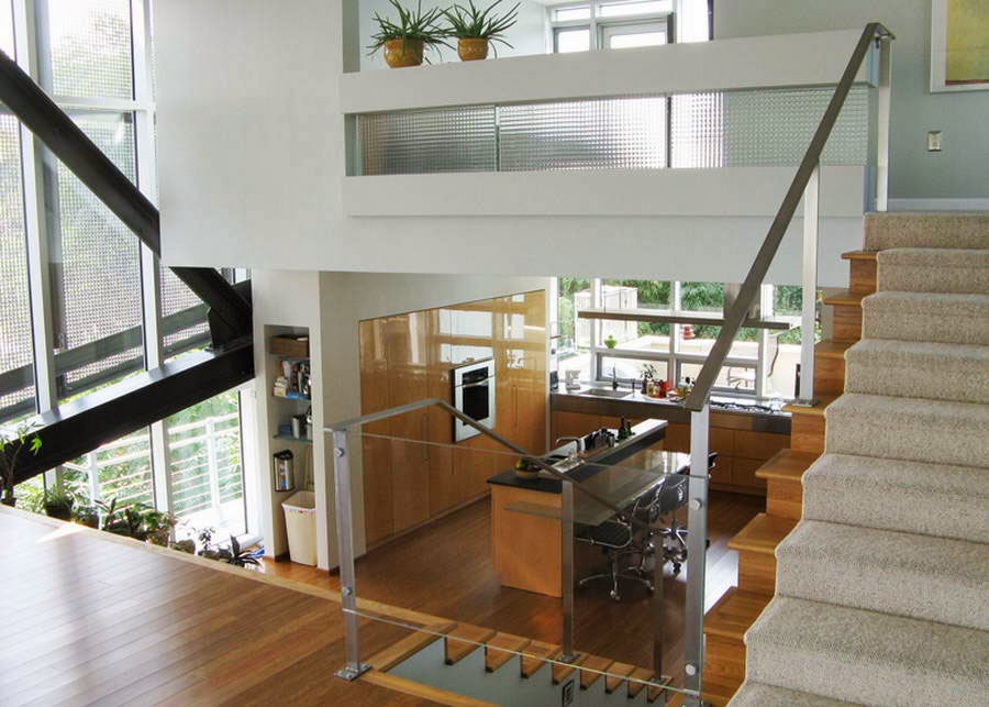 Unconventional Emerald Floating Glass House in Pittsburgh, Pennsylvania