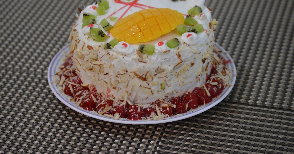 SavourNRelish Eggless Fresh Fruit Cream Cake