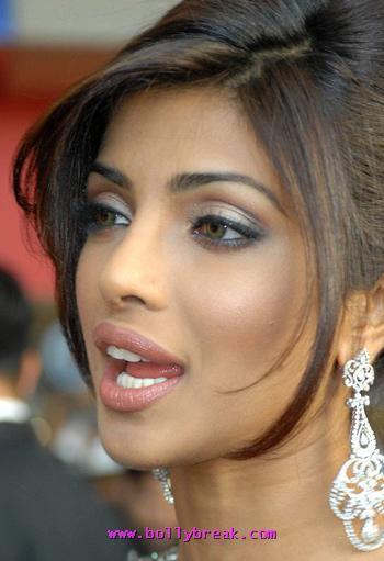 priyanka chopra open moth and lips - priyanka chopra Hot Face