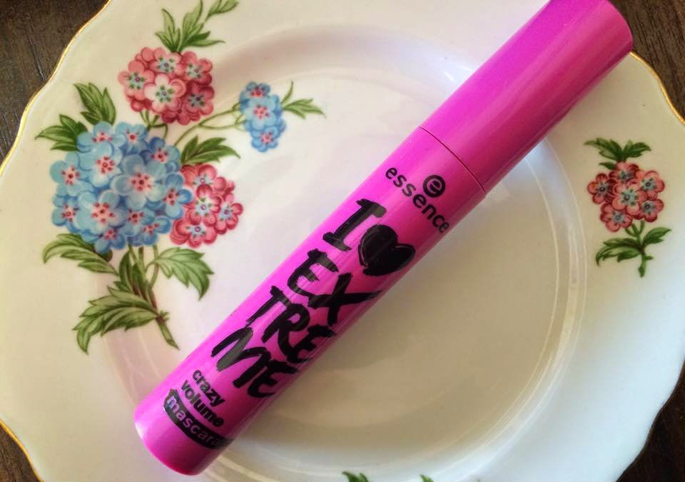 i love extreme crazy volume mascara – essence makeup