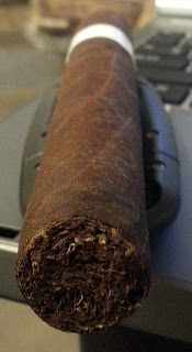 Blind Cigar Review: Thurman Thomas | Hall of Fame Maduro Toro Initial Impressions