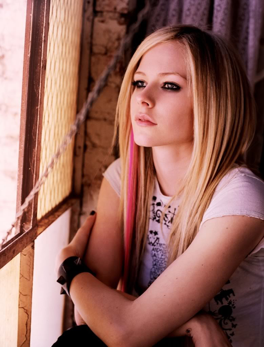 Avril Lavigne Long Straight Hairstyles 06 Avril Lavigne Long Straight Hairstyles 06