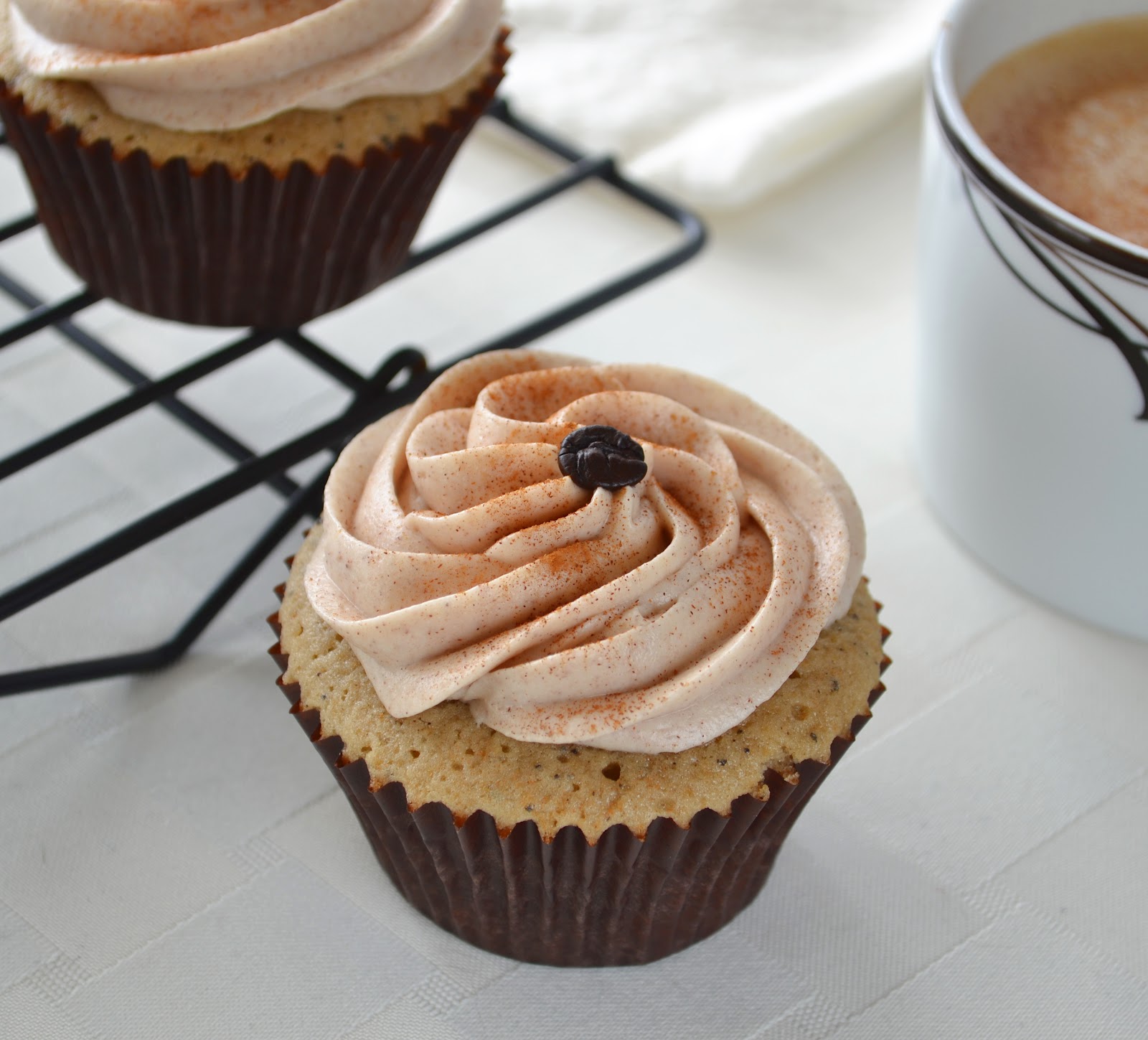 Cinnamon Latte Cupcakes Building Buttercream