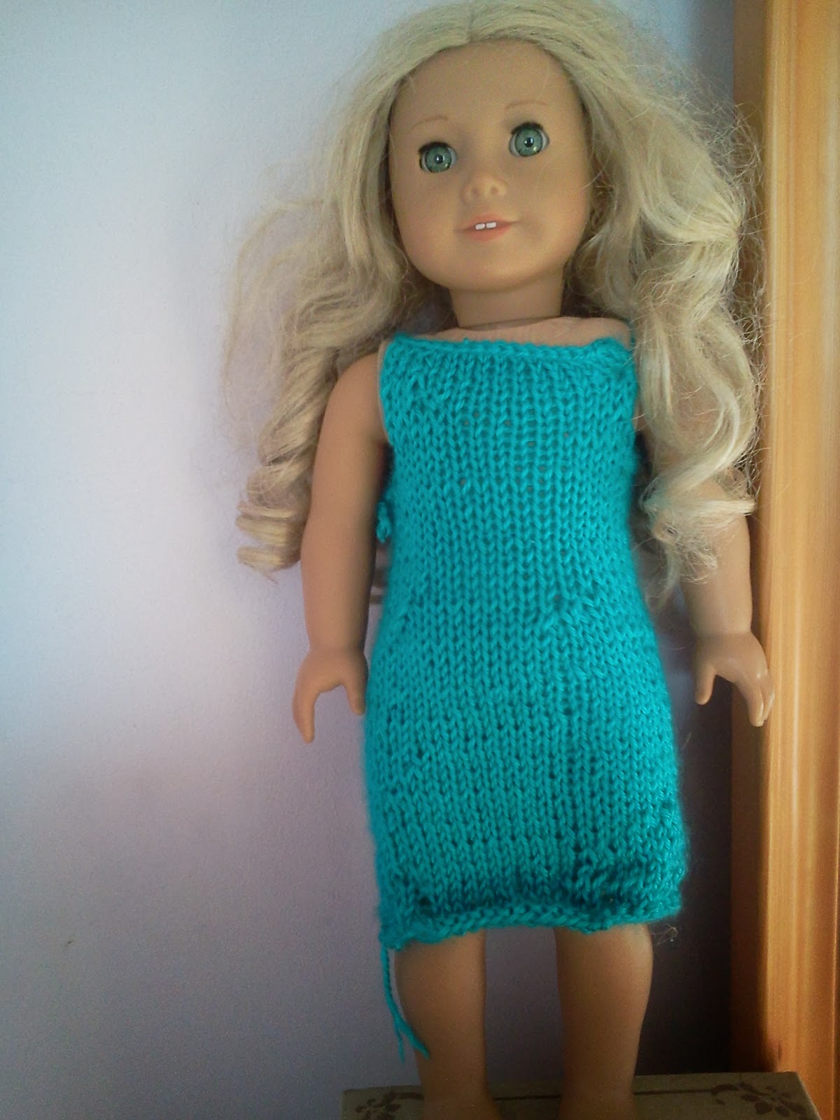 Grace and Eavia Knitting Knitting Doll Clothes!