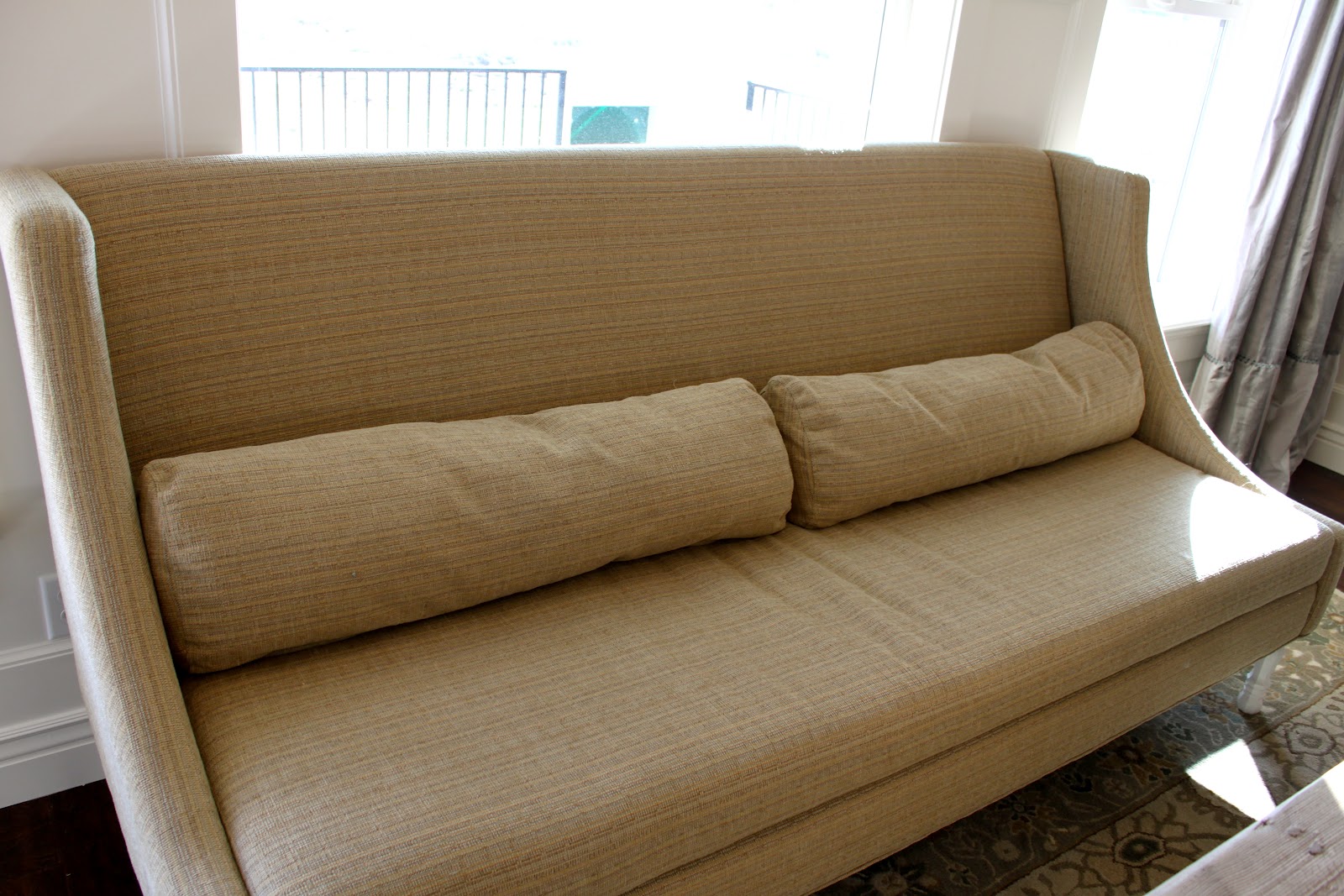 Amy's Casablanca: Dining Room Settee