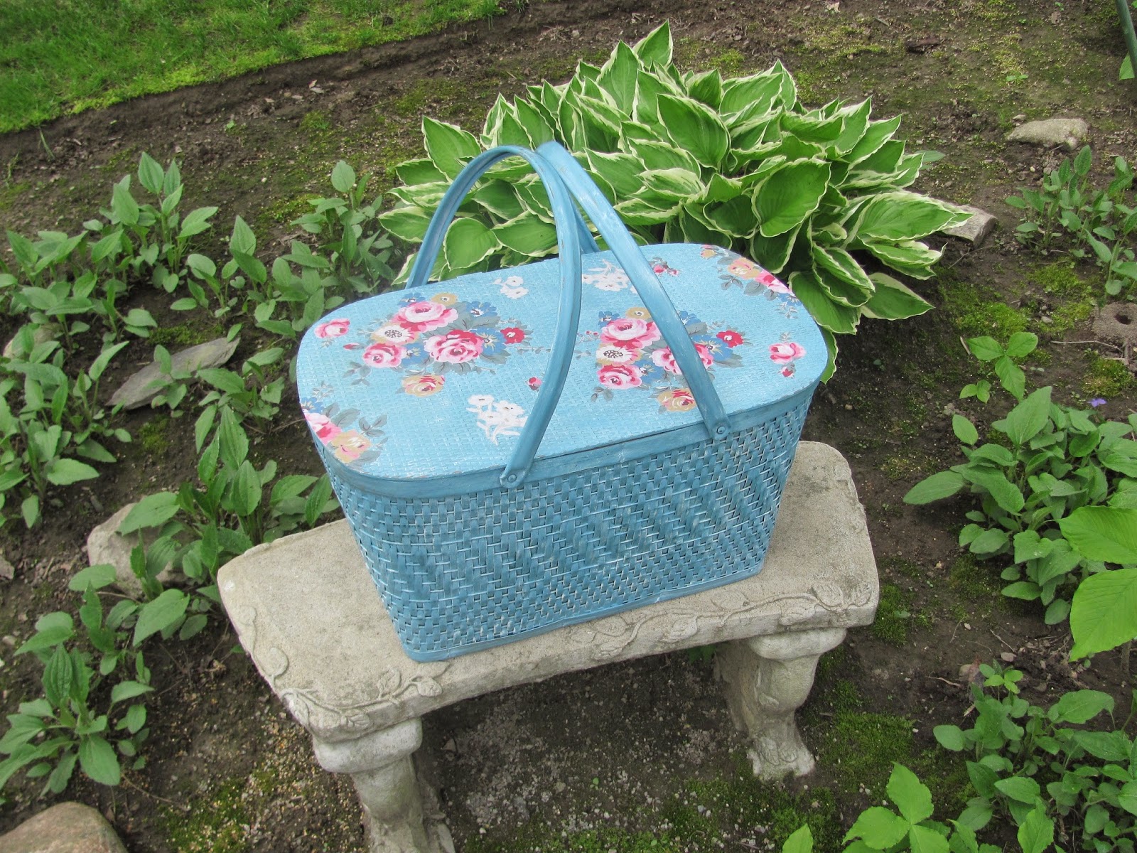 My Shabby Chateau Vintage Picnic Basket Makeover