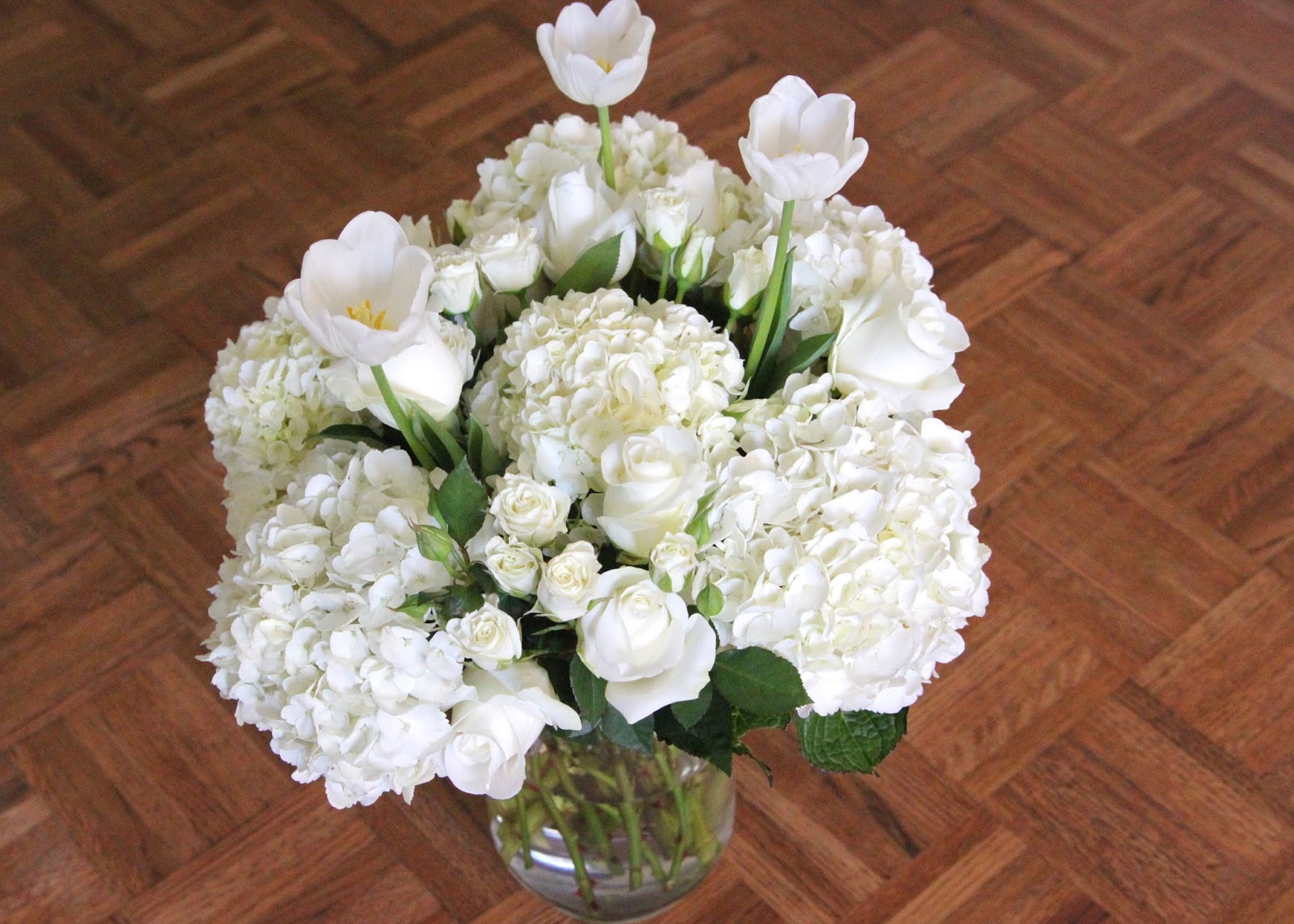 Nicole's Guide To Style Decor Housewarming Flowers + Food