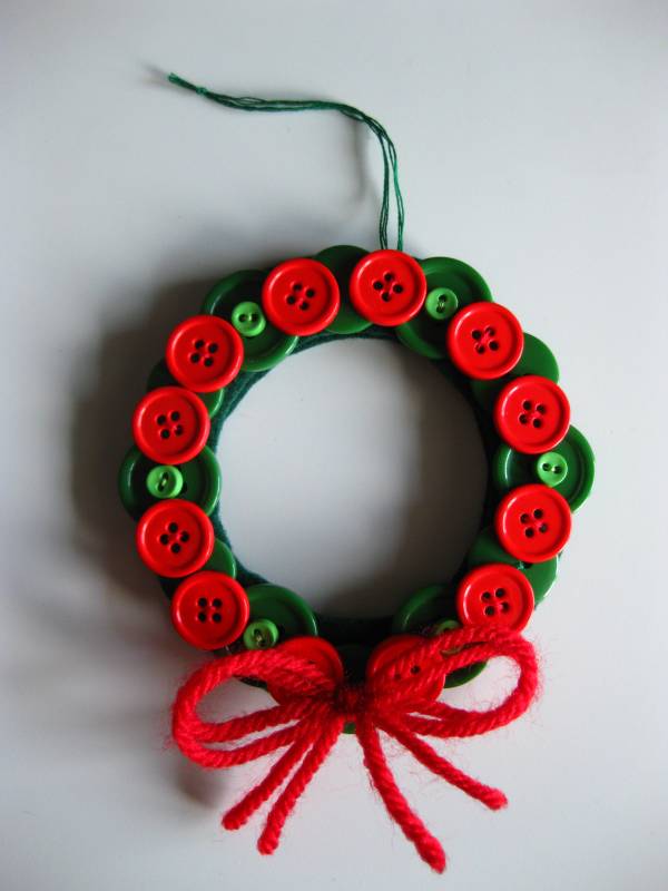 Turkishly Delightful 25 Days of Ornaments The Cutest Button Wreath ornament