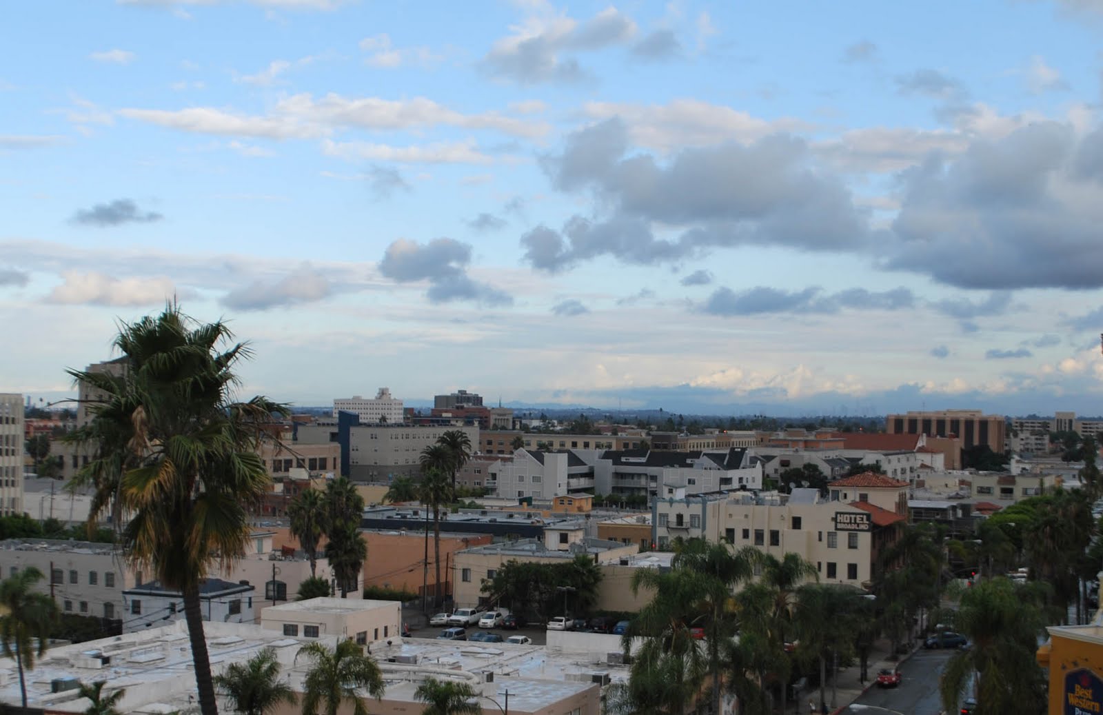 [Image: Mountains%2BLong%2BBeach.jpg]