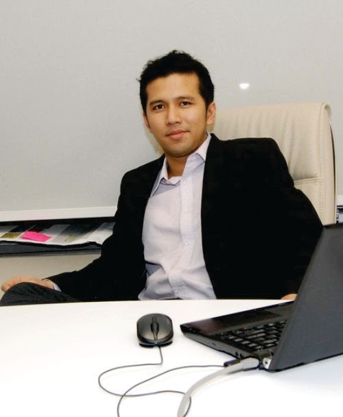 Biodata Lengkap Emil Dardak, Bupati Trenggalek Suami