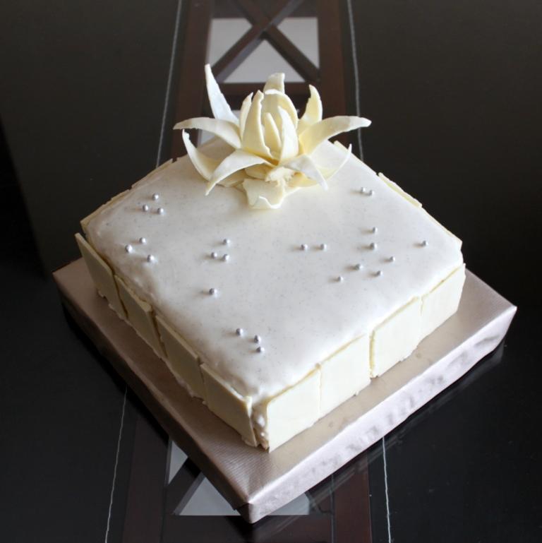 V8 Cake