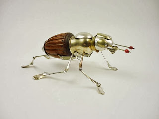 Info unik dan aneh dari segala penjuru: Patung Hewan Unik dari Barang Bekas