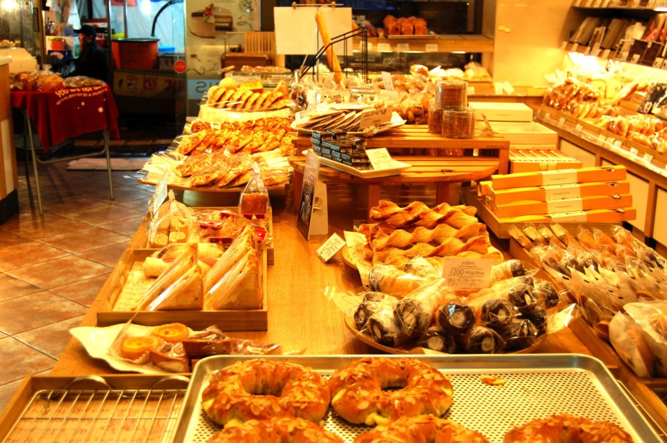 Paris Baguette (Korean Bakery) Opens 1st Store in Paris DOA Drum