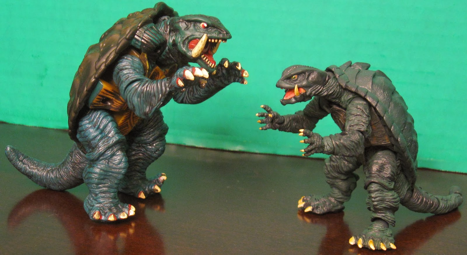 Trendmasters Gamera 1995 & Revoltech Gamera 1995.