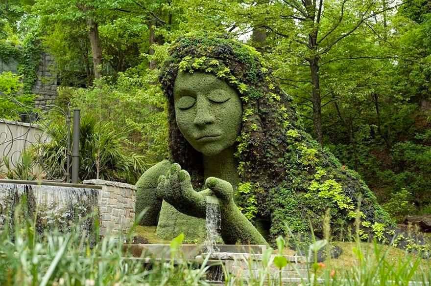  تحتوي هذه الحديقة الواقعة في وسط أتلانتا، جورجيا - الولايات المتحدة الأمريكية على نحوت عملاقة صنعت من النباتات والأزهار Giant+Sculptures+Made+of+Plants+and+Flowers+4