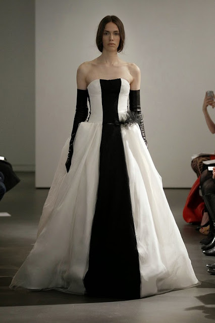 Vera Wang Black and White Wedding Dress 08