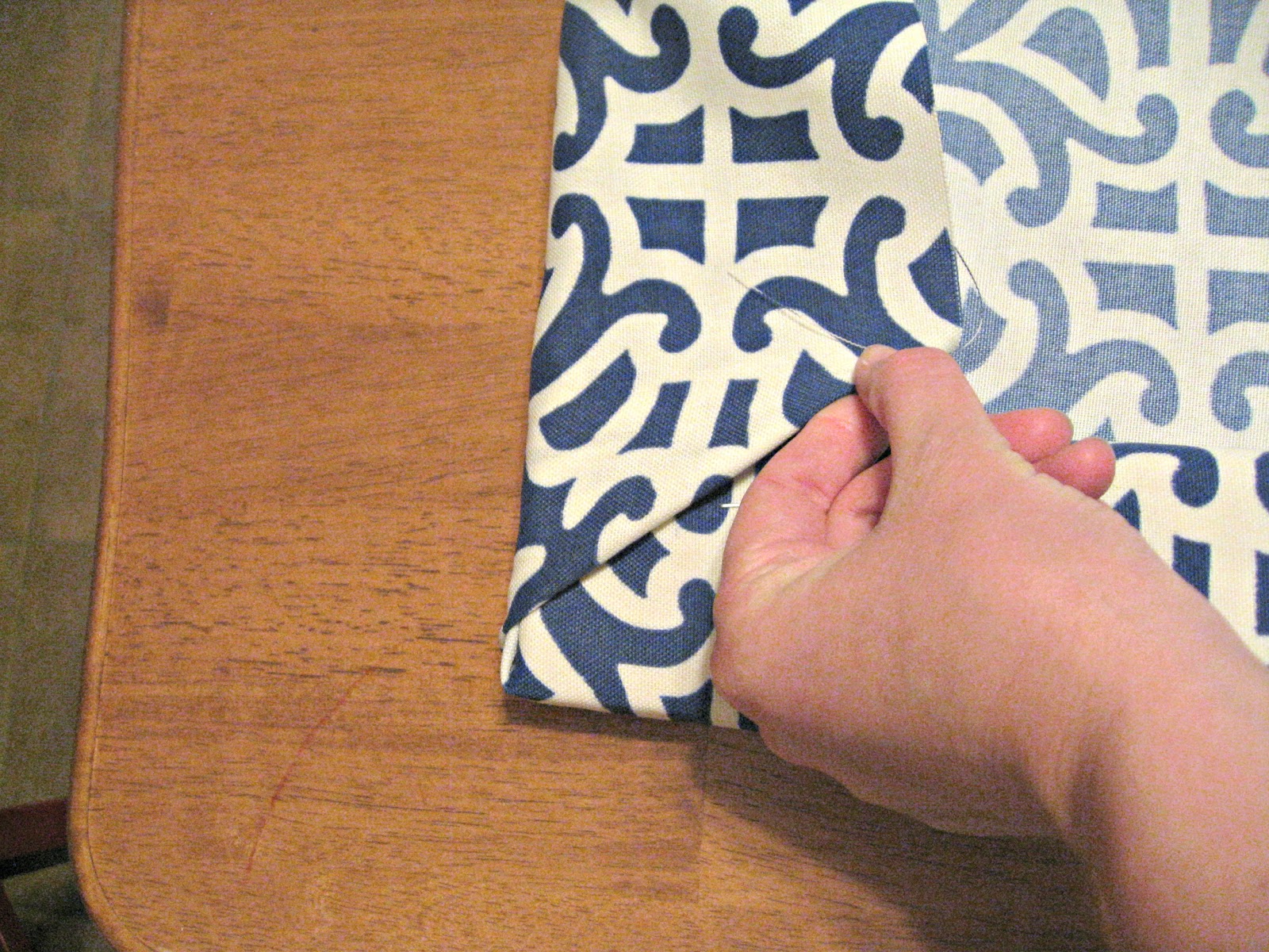 The Allred Front Door Window Treatments for 10 {Tutorial}