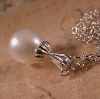 aaa white pearl solitaire and sterling silver necklace