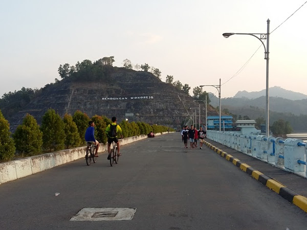 Bendungan Wonorejo Tulungagung Nan Menawan