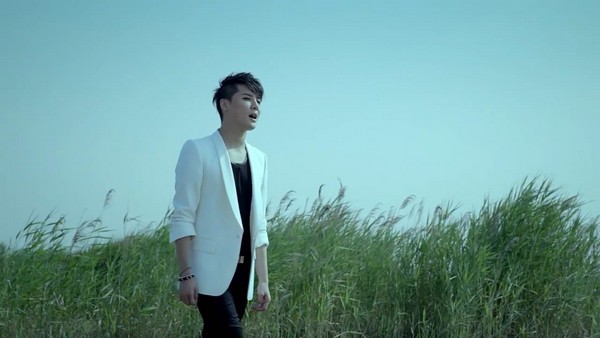 Junsu (JYJ) trổ tài hát chay trong MV mới